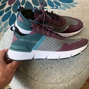 SOREL,  KINETIC running shoes, near new, mens size 8